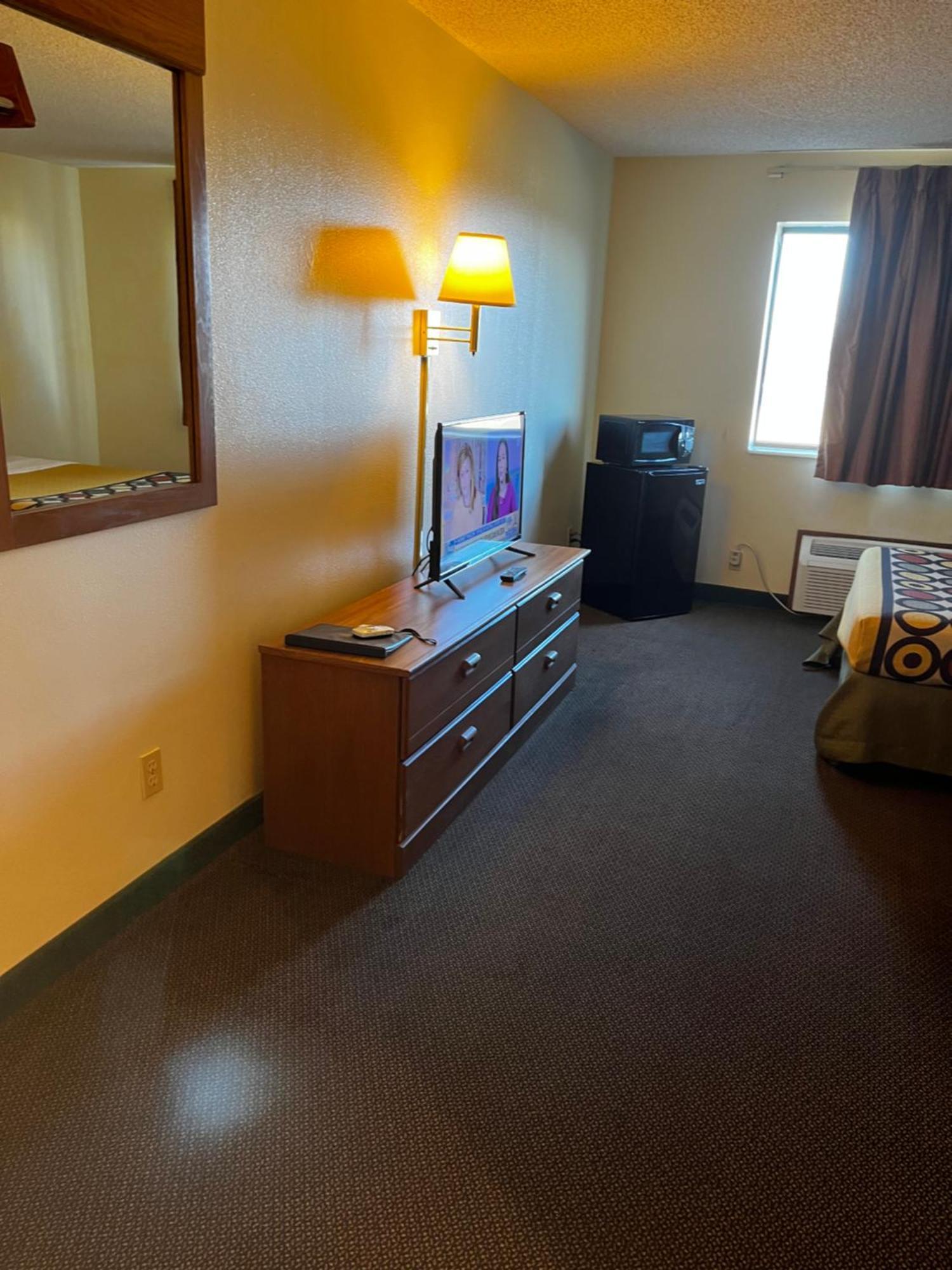 Super 8 Hotel Smithville Екстериор снимка